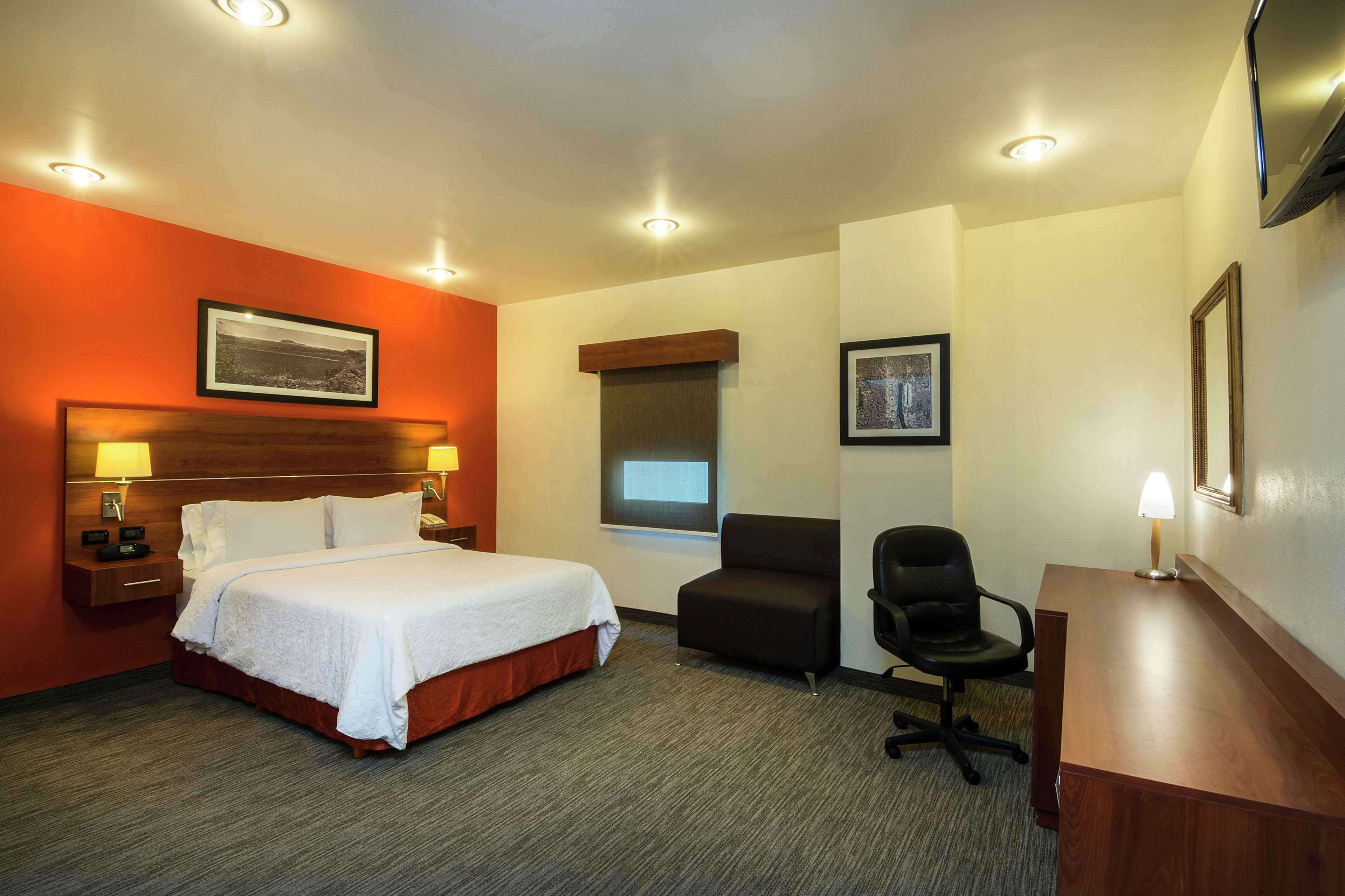 Hampton By Hilton San Juan Del Rio Hotell Eksteriør bilde