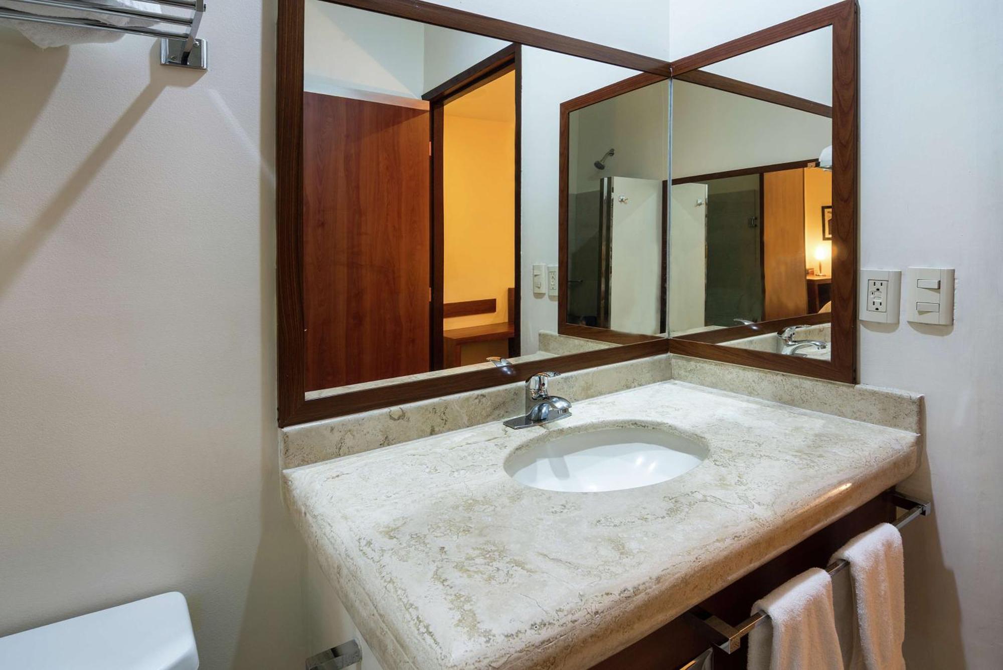 Hampton By Hilton San Juan Del Rio Hotell Eksteriør bilde